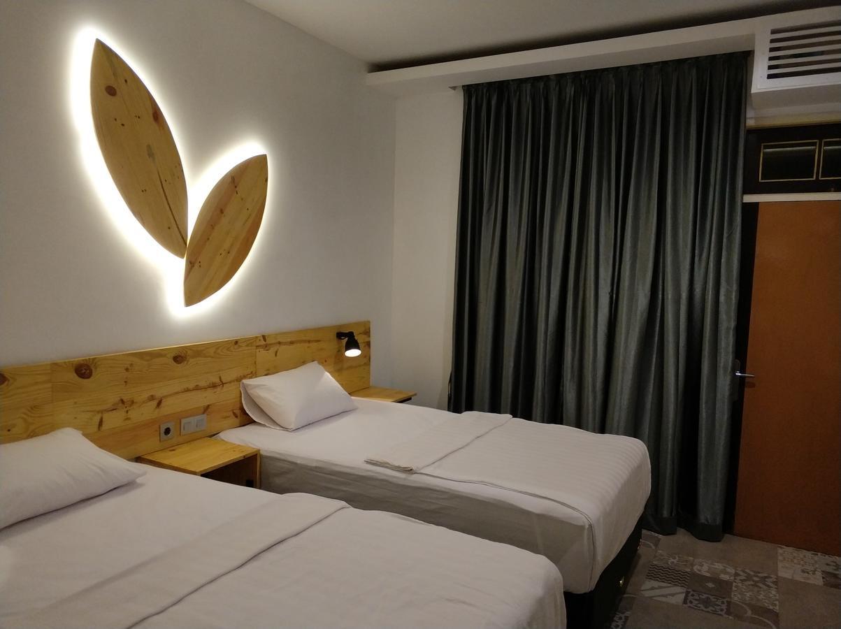 Diaga Grha Hotel ยอกยาการ์ตา ภายนอก รูปภาพ