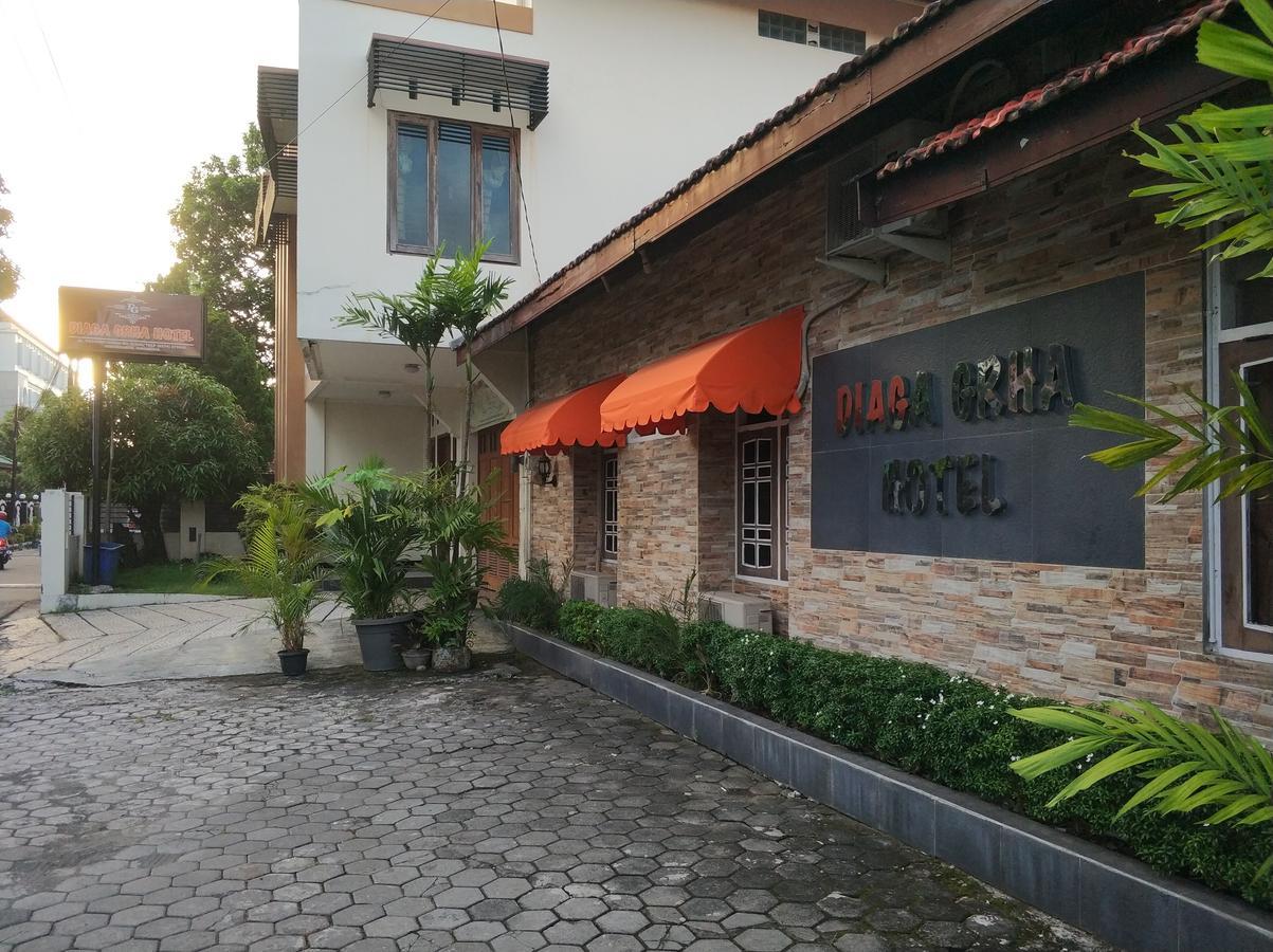 Diaga Grha Hotel ยอกยาการ์ตา ภายนอก รูปภาพ